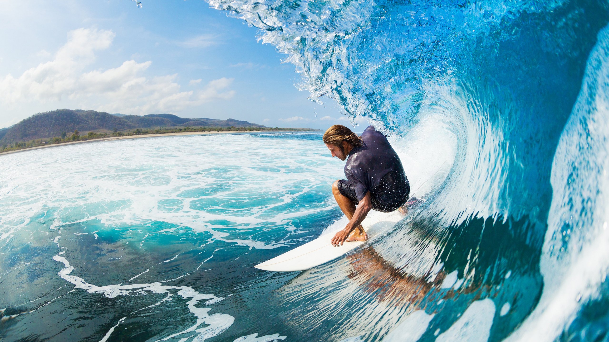 仰泳赛道荷兰强将稳定晋级，仰泳冠军的慢动作视频