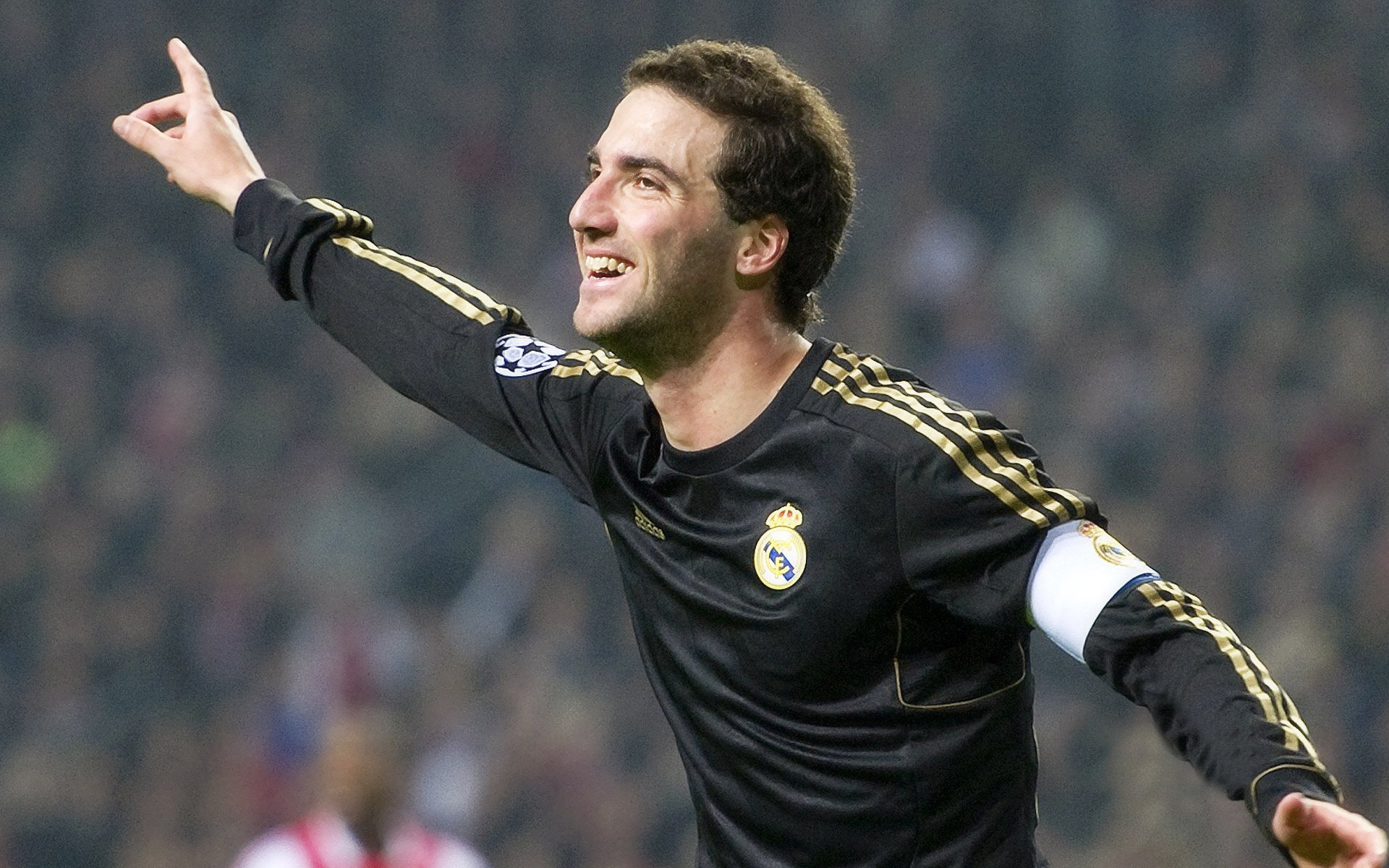 英超球员的个人品牌塑造策略，英超旗下品牌